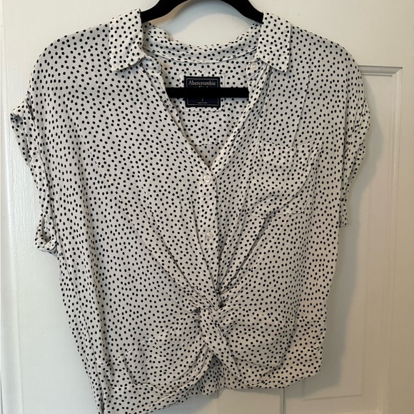Abercrombie & Fitch Tops - Abercrombie & Fitch Black and White Polka Dot Button Down Top